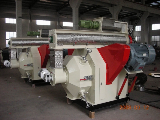 환경 500 - 800 Kg/h 분말 밀짚 톱밥 목제 생물 자원은 기계 HKJ35J를 산탄